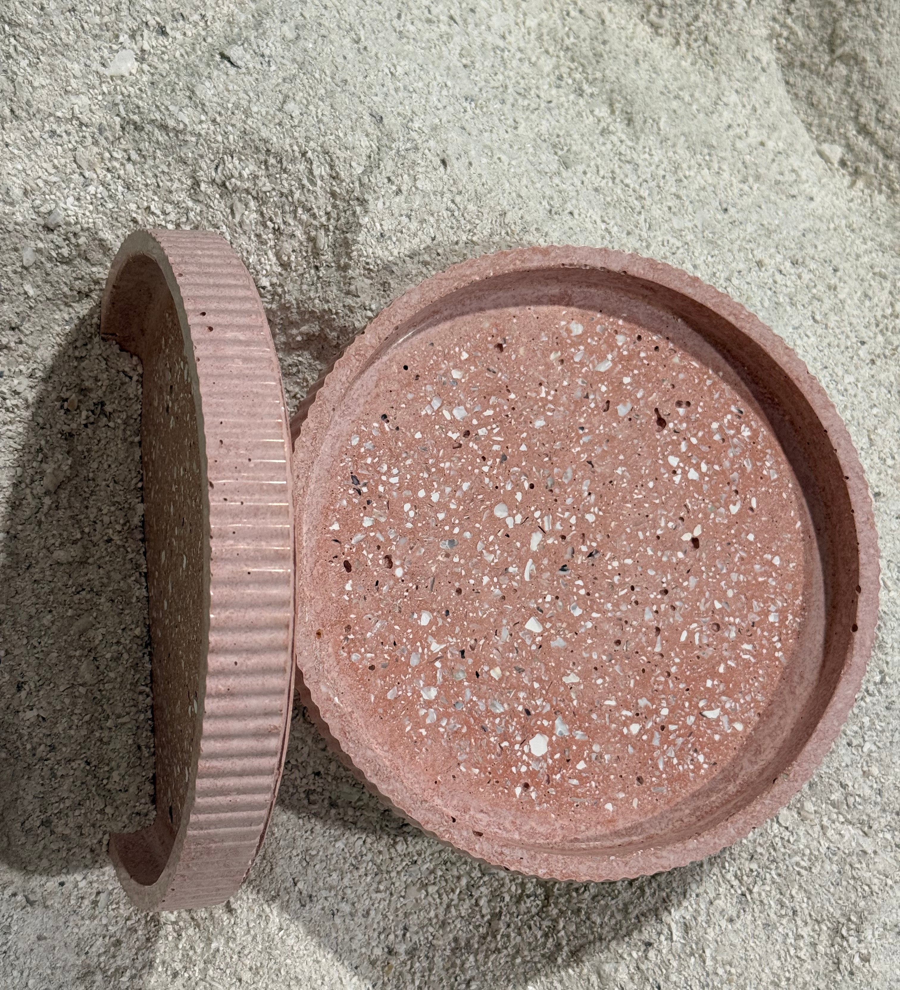 Vide-poche en terrazzo de coquillages